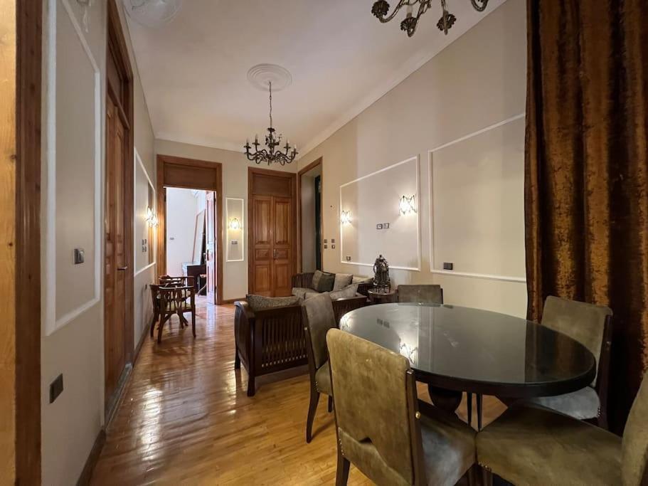 Authentic 3Br Apartment In Downtown, Kairo Exteriör bild