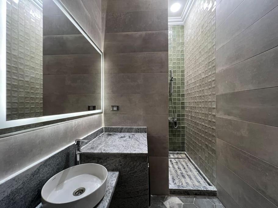 Authentic 3Br Apartment In Downtown, Kairo Exteriör bild