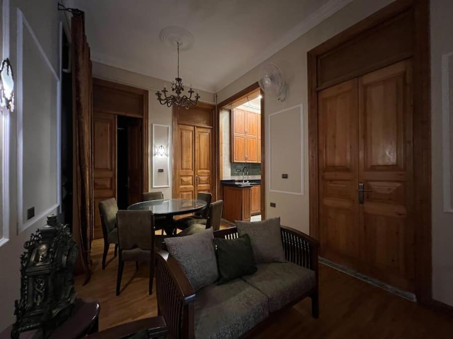 Authentic 3Br Apartment In Downtown, Kairo Exteriör bild
