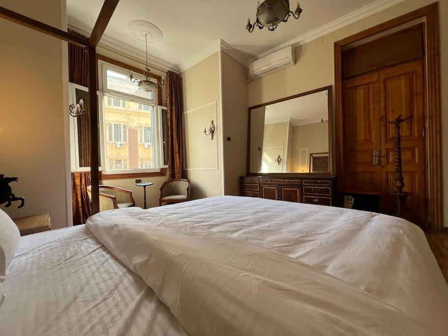 Authentic 3Br Apartment In Downtown, Kairo Exteriör bild