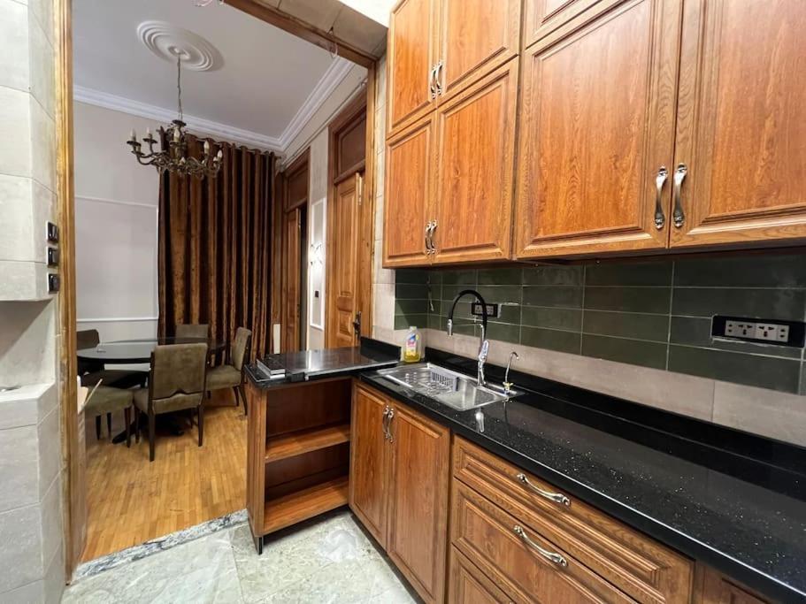 Authentic 3Br Apartment In Downtown, Kairo Exteriör bild